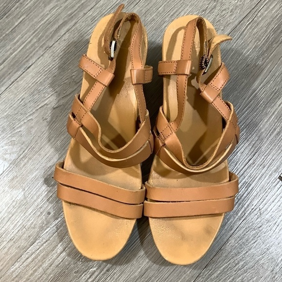 TEVA Strappy Cork Wedge Beige Camel Leather Womens Sandals size 10 - Picture 1 of 11